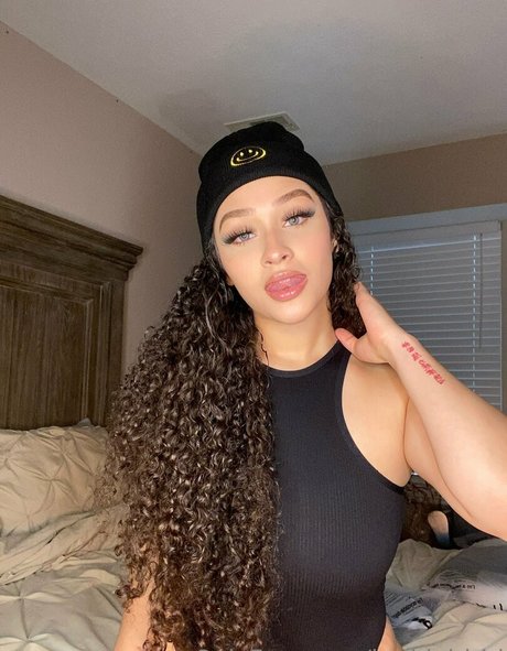 baddgirlriri star pretty img