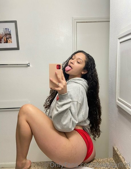 ebony smoking onlyfans top photo