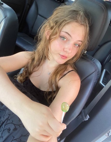 Nefffss sexy model img