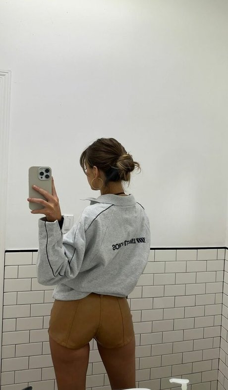 Catbkennedy exclusive model images