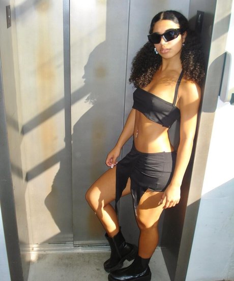 Journi Carr beautiful actress pictures