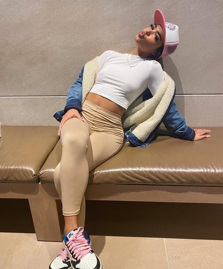 Journi Carr hot model pic