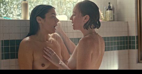 Hannah Einbinder nude actress pictures