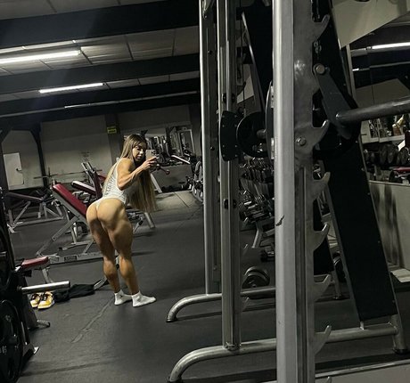 Lilian Nava Ruiz pretty model image