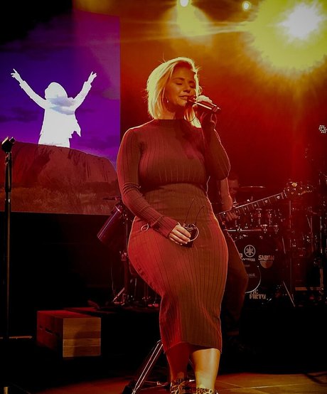 Beatrice Egli free actress photos