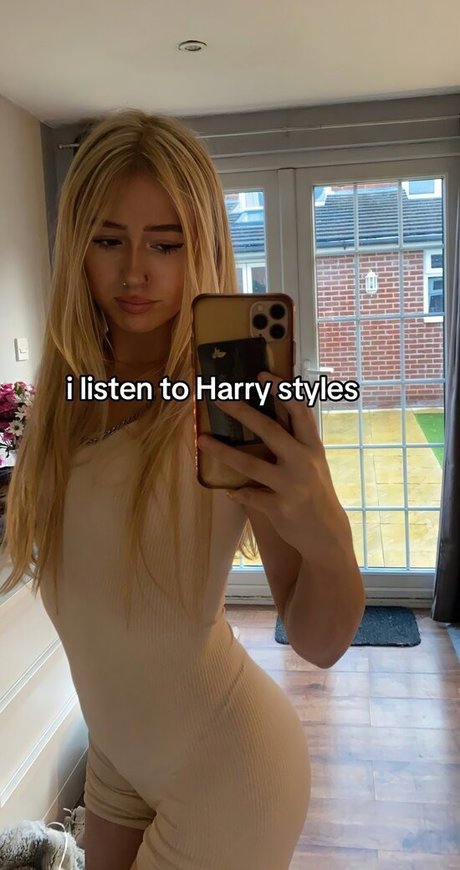 a mae 04 pornstar perfect archive