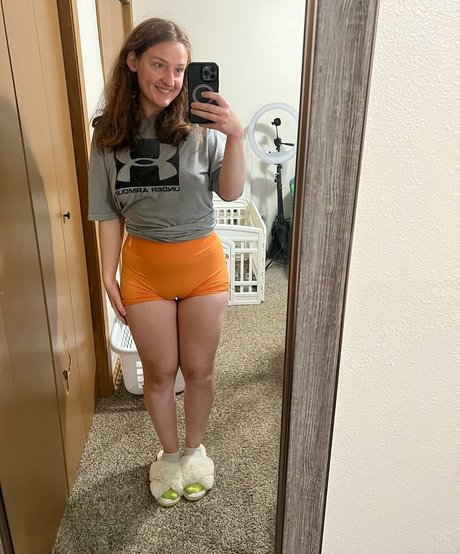 Adorablelilli star naked pic