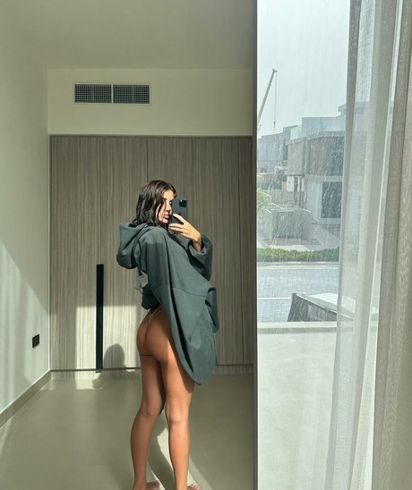 Alina garage beautiful model pics