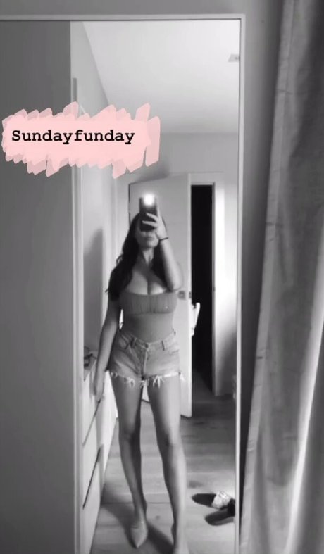 Darcy Buchan model erotic images