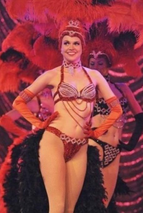 Sutton Foster model adult image