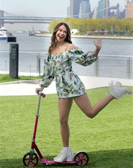 Sutton Foster pornstar perfect pic