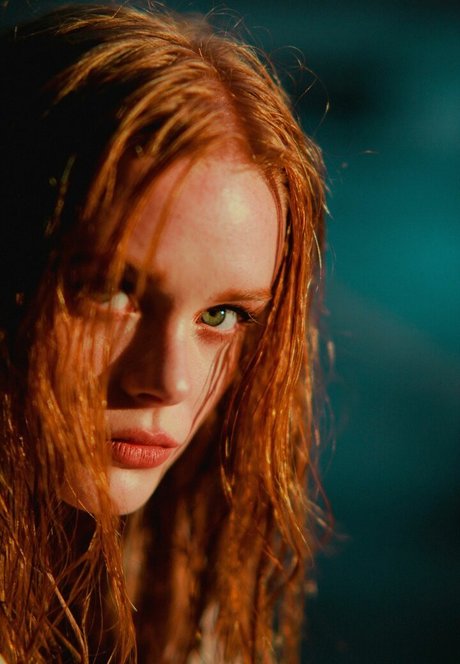 Abigail Cowan model pictures