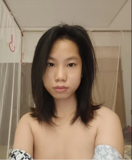 alittlesweetplum model xxx galleries