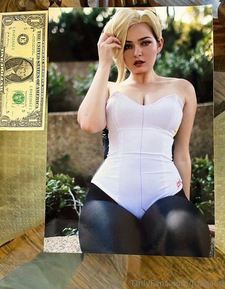 Mags IRL erotic actress photos