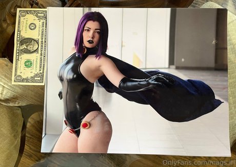 Mags IRL pornographic star pic