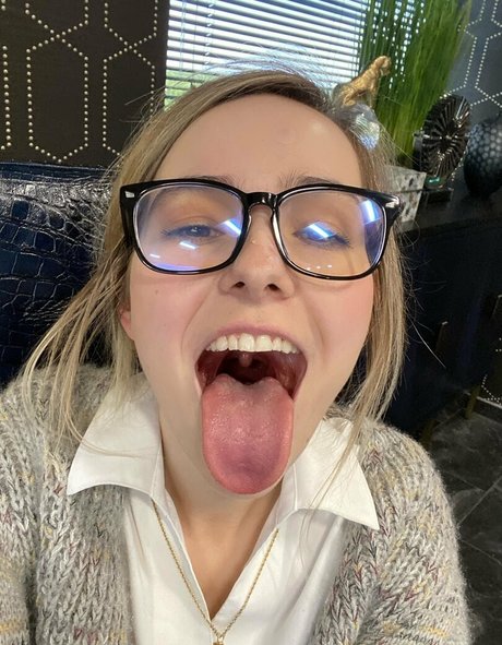 Mags IRL erotic star img