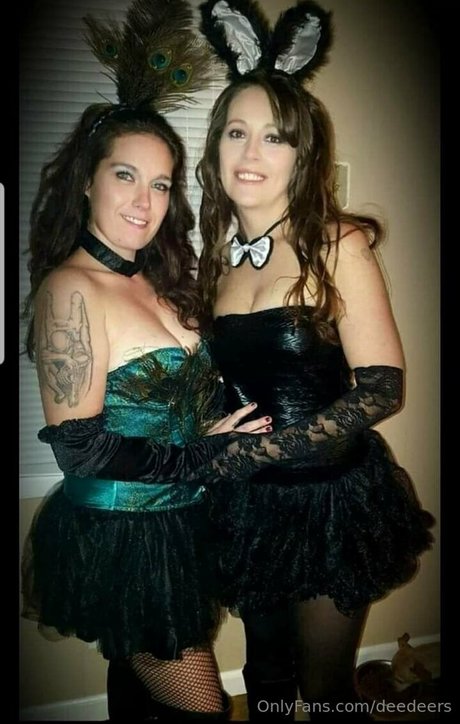 deedeers erotic model gallery