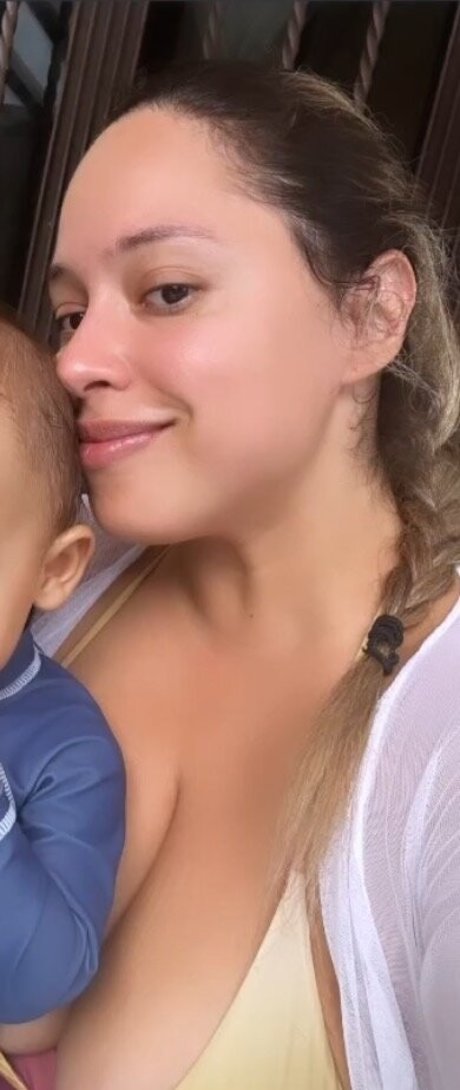 Akaren high quality actress pictures