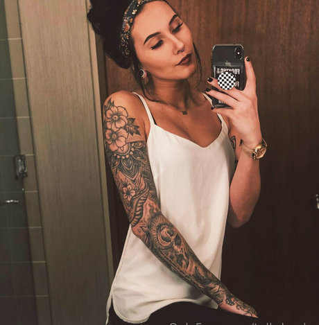 tully banks star hot pic