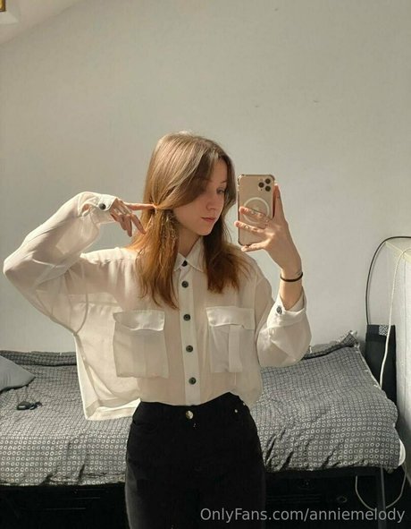 anniemelody hot actress pictures