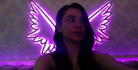 shiny jessy pretty model gallery