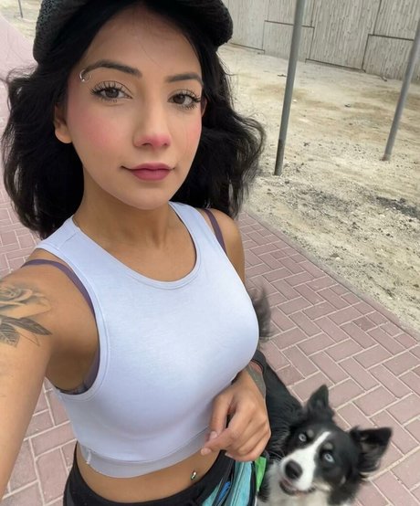 Saaniyax erotic actress pictures