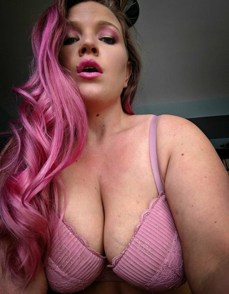 pinkcurvyblonde sex model archive