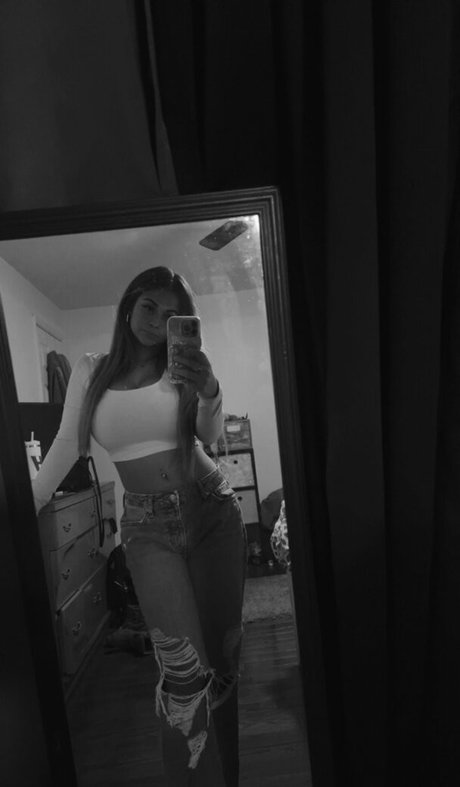 Ava Schillaci sexy star pics