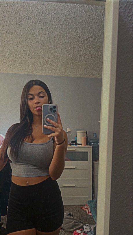 Ava Schillaci hd pornstar image