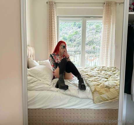 blonde babe onlyfans pretty image