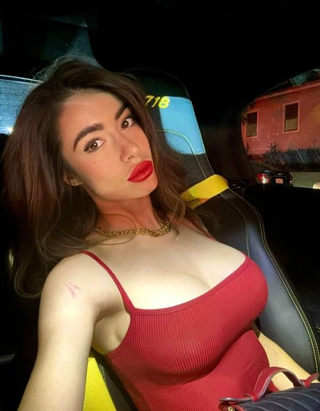 elebertolifree pretty actress pic