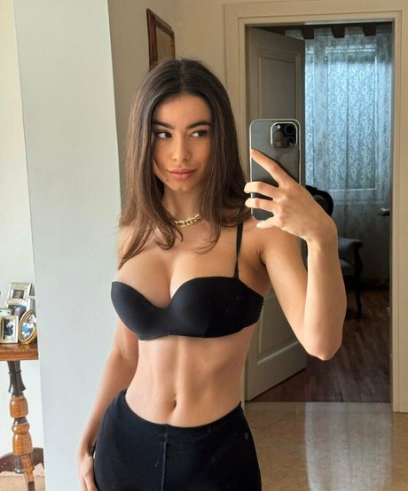 elebertolifree sexy actress picture