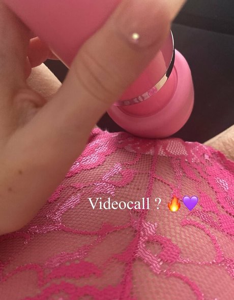 sweet emma00 adult model pictures