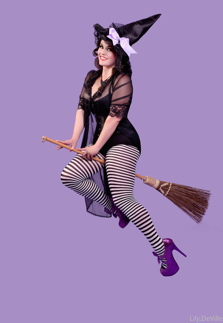 lilydeville sexy model gallery