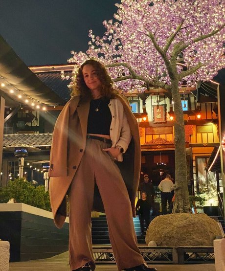 Natalie Gold star best pic