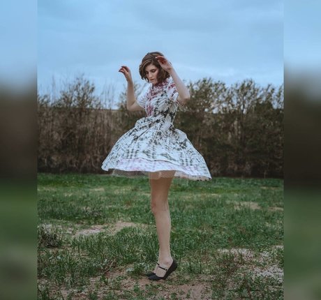 Moria Akons naked model picture