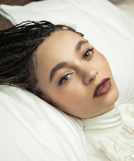 Nico Parker nice actress pics