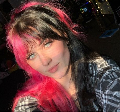 poutyfox star free pic