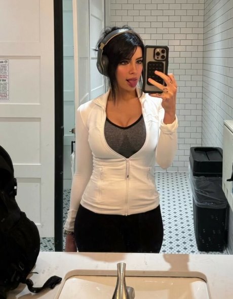 Savy Summer pornstar high quality gallery