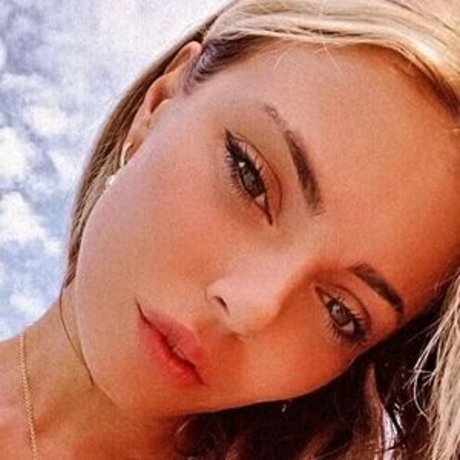 Verdiana Vanessa Salmi model art galleries