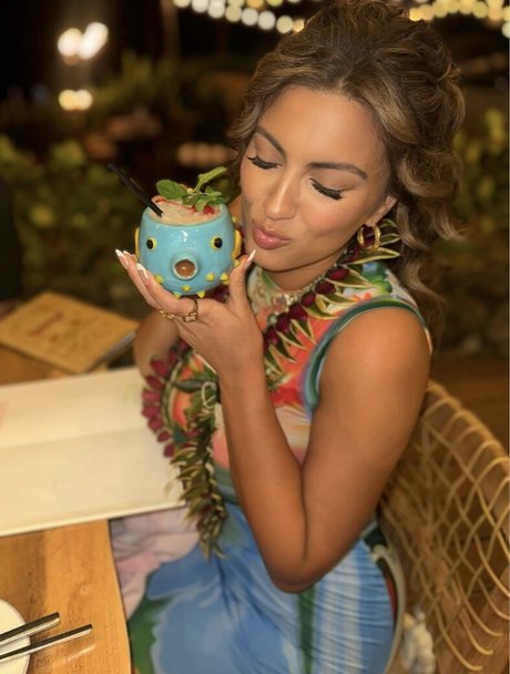 Tori Kelly model free pictures