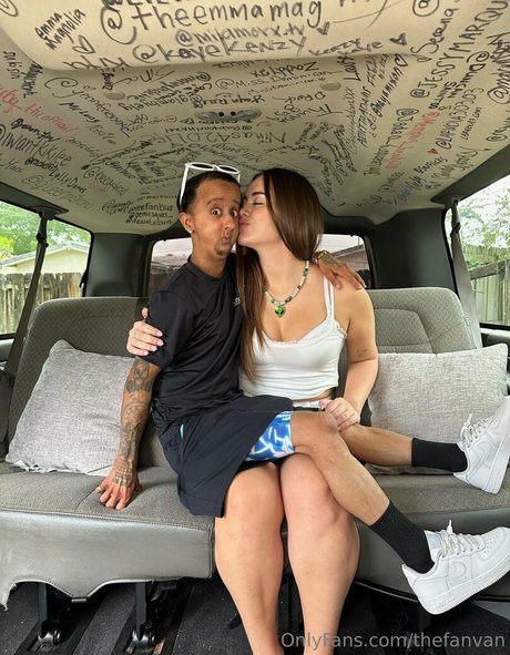 thefanvan porn model photo