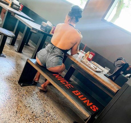 MissyPaigexx perfect star pic