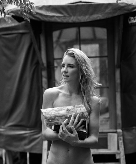 Merel Van Der Wouden beautiful model img