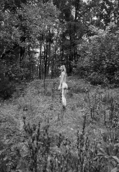 Merel Van Der Wouden model art img