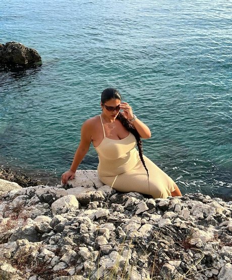 Shay Zanco model top photos