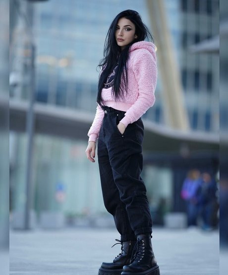 Alice Lane Pandini star porn photos