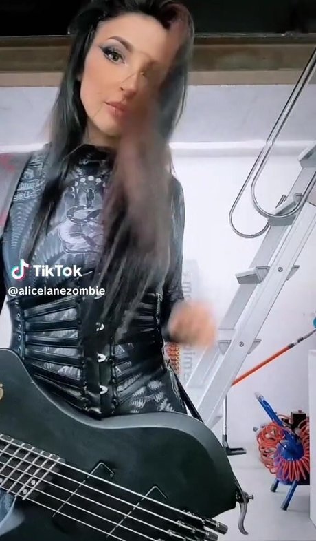 Alice Lane Pandini top actress img