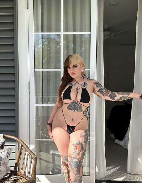 PennieLayne star exclusive photo