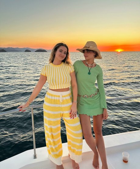 curvy shemale onlyfans sexy images